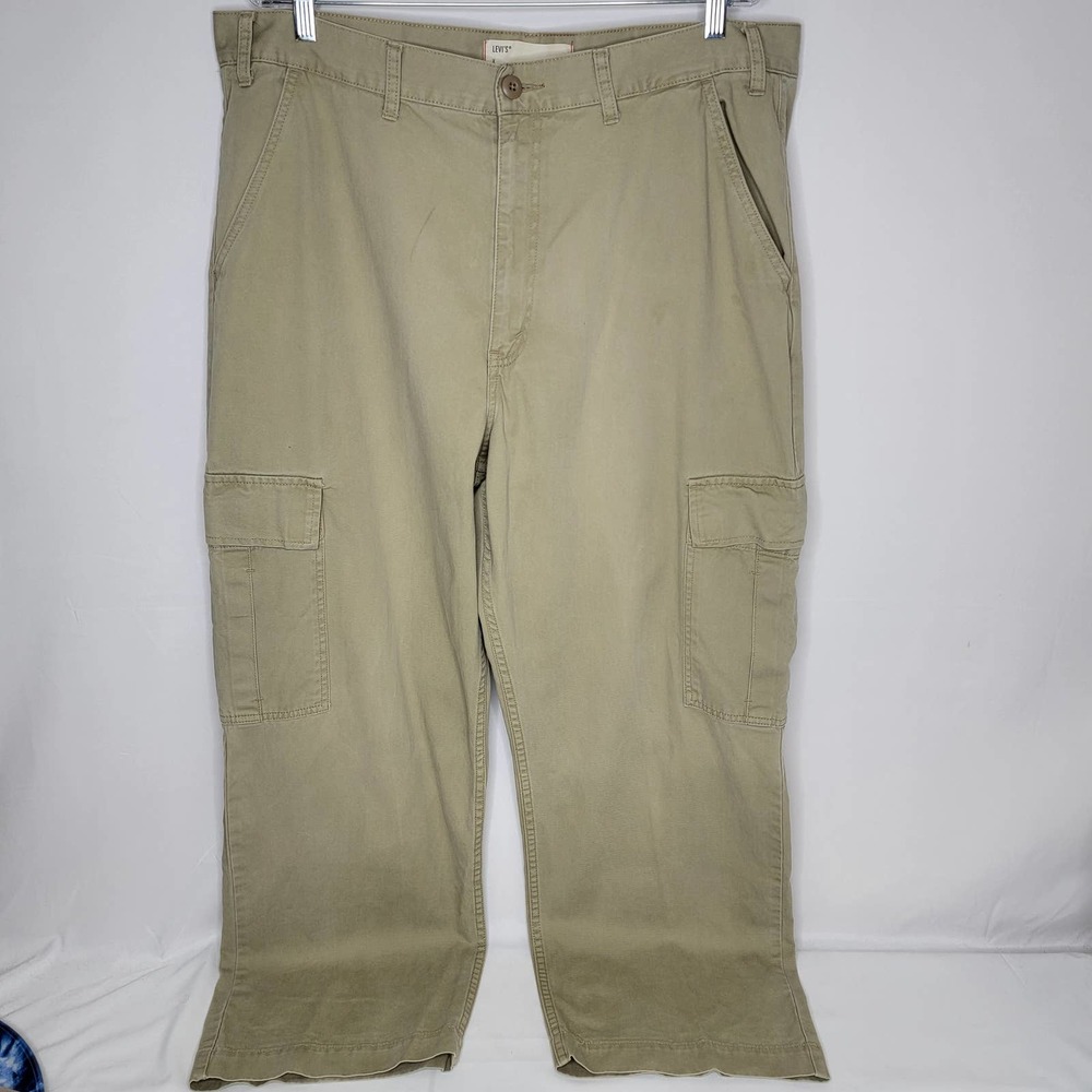 NWOT Levis Cargo Loose Fit Straight Khaki Biege Pants Mens 40x32 Flaps Pockets